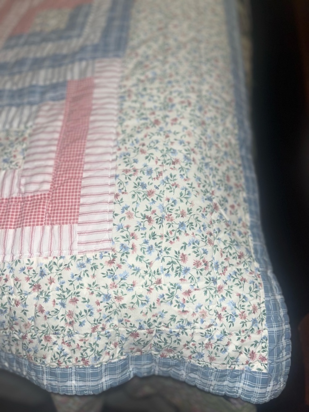 Vintage Floral Log Cabin Quilt - Blue & Pink - Picture 4 of 12